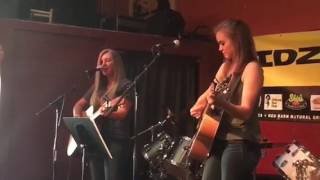 Suds In The Bucket (Sara Evans)