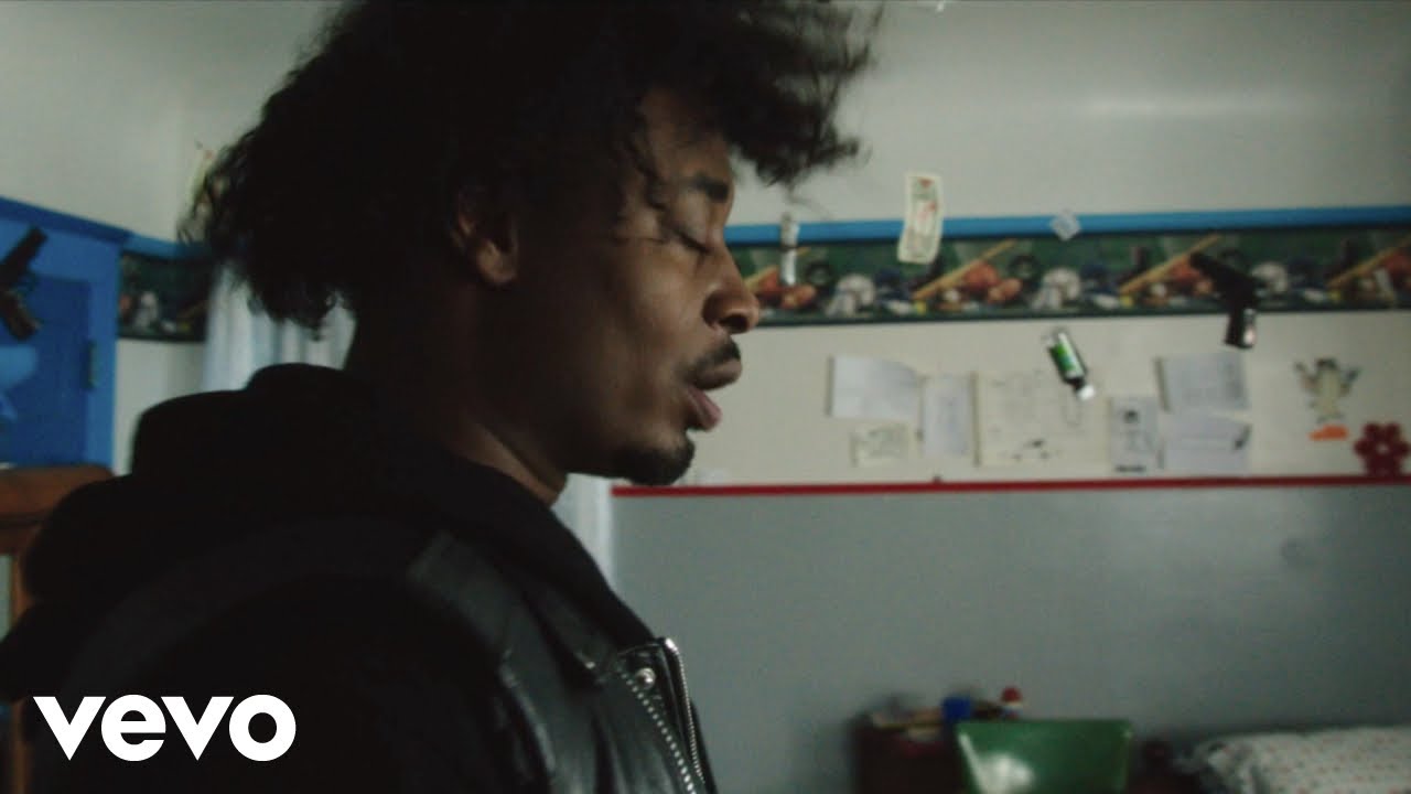 DANNY BROWN - 25 BUCKS (FEAT. PURITY RING) [OFFICIAL MUSIC VIDEO