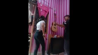 biasa megang orgen ni megang mix. ( Ayu amelia feat aldi player. ) ku titip cinta 🎤💃💃💃