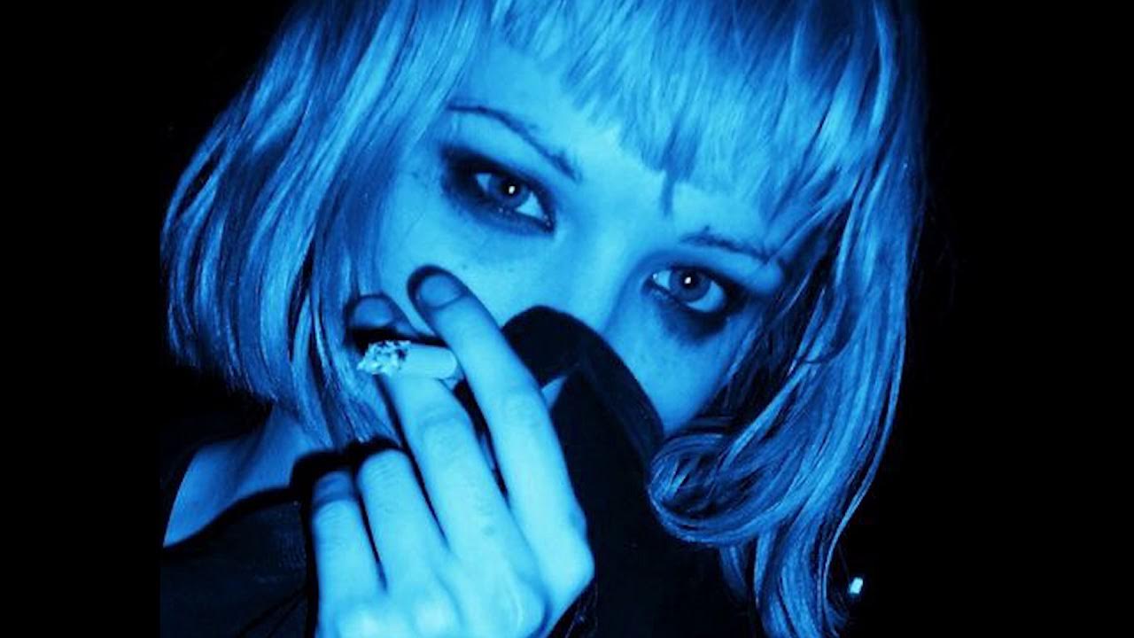 Элис гласс 2008. Crystal castles leni slowed. Группа crystal castles. Crystal castles leni slowed. Crystal castles пять кадров.