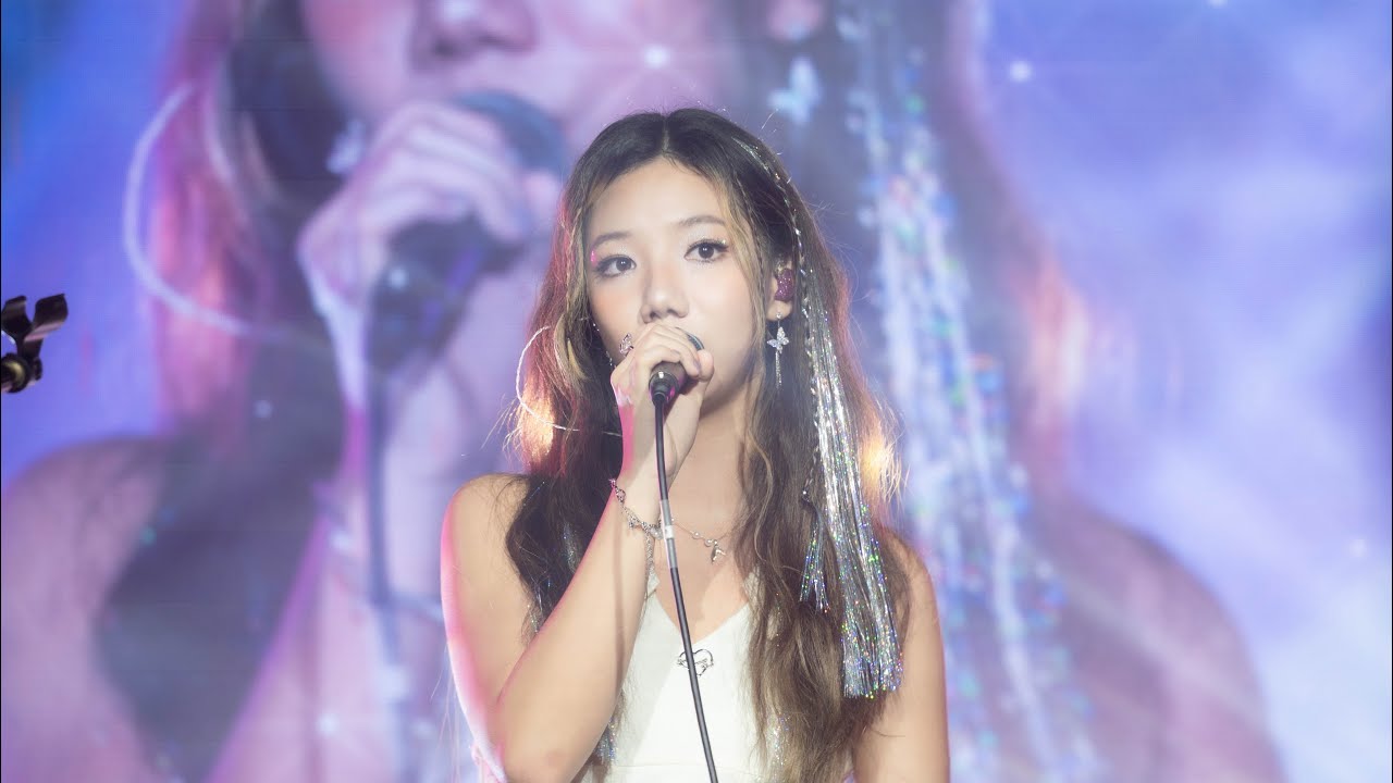 18岁，她的第一次专场演出｜Vicky’s first solo concert🎤 - YouTube
