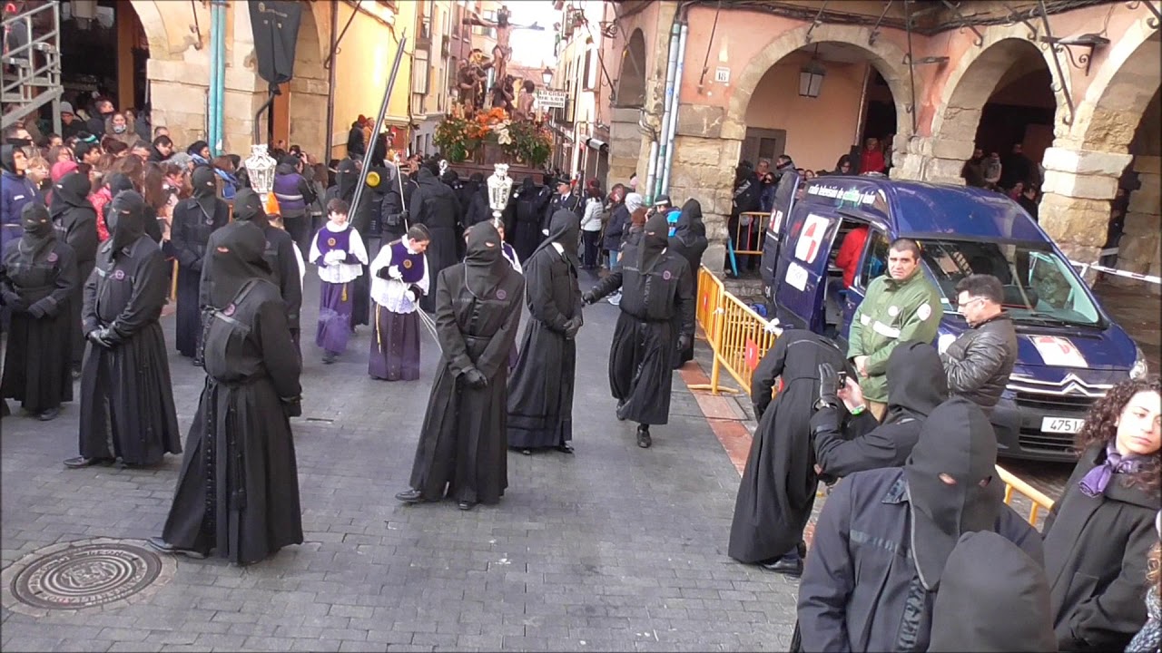 Expolio y  Exaltación en la Plaza Mayor,   AM,   JHS , Caridad del Guadalquivir y Cristo de la Flag