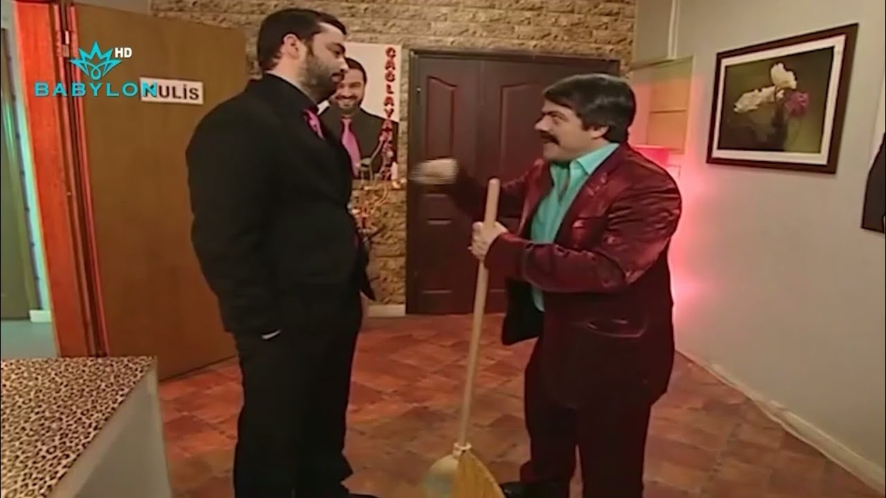 فيقو يتوسل بحميد حتى يرجعه عالشغل وحميد يرجعه بس عامل نظافة ...