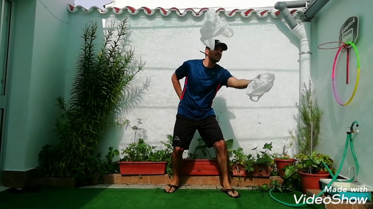 Juegos con bolsas de plástico  Día 80  Al menos 19