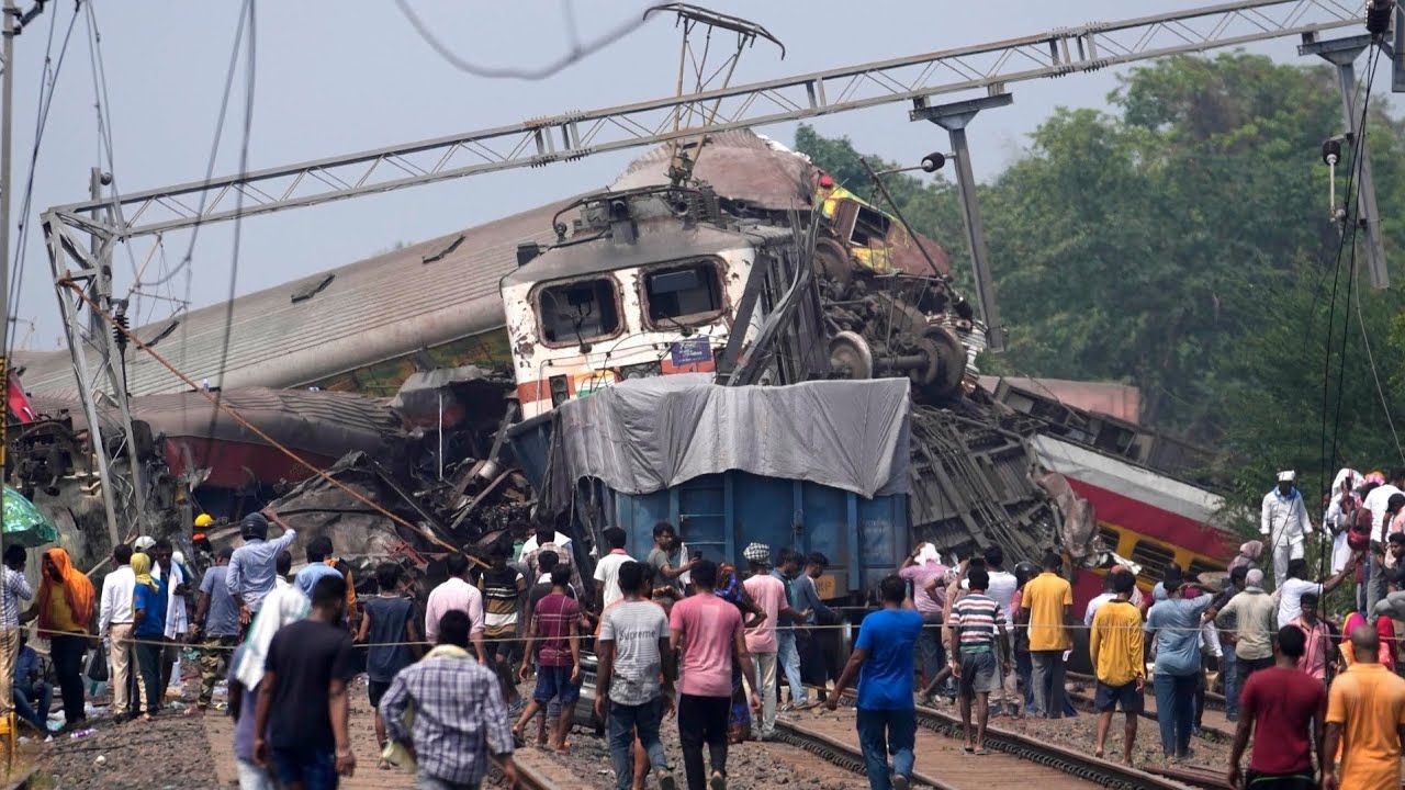 Indian Railway train video Kota Patna Express Train local train video Rajdhani Express Train 