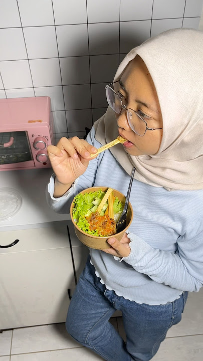 Cobain sate lilit 10.000 #anakkos #food #mukbang #spicyfood #makanenak #satelilit #jajanan #murah