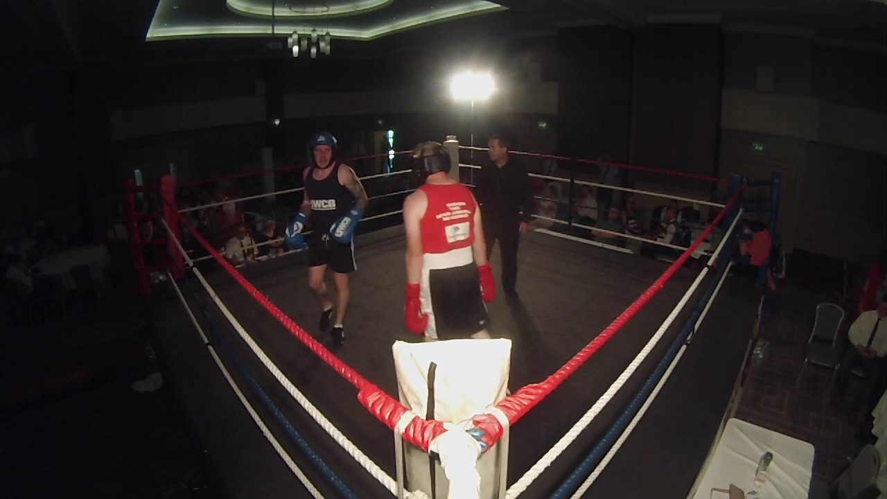 Ultra White Collar Boxing | Belfast | Oision McQuuoid VS Lloyd Armstrong