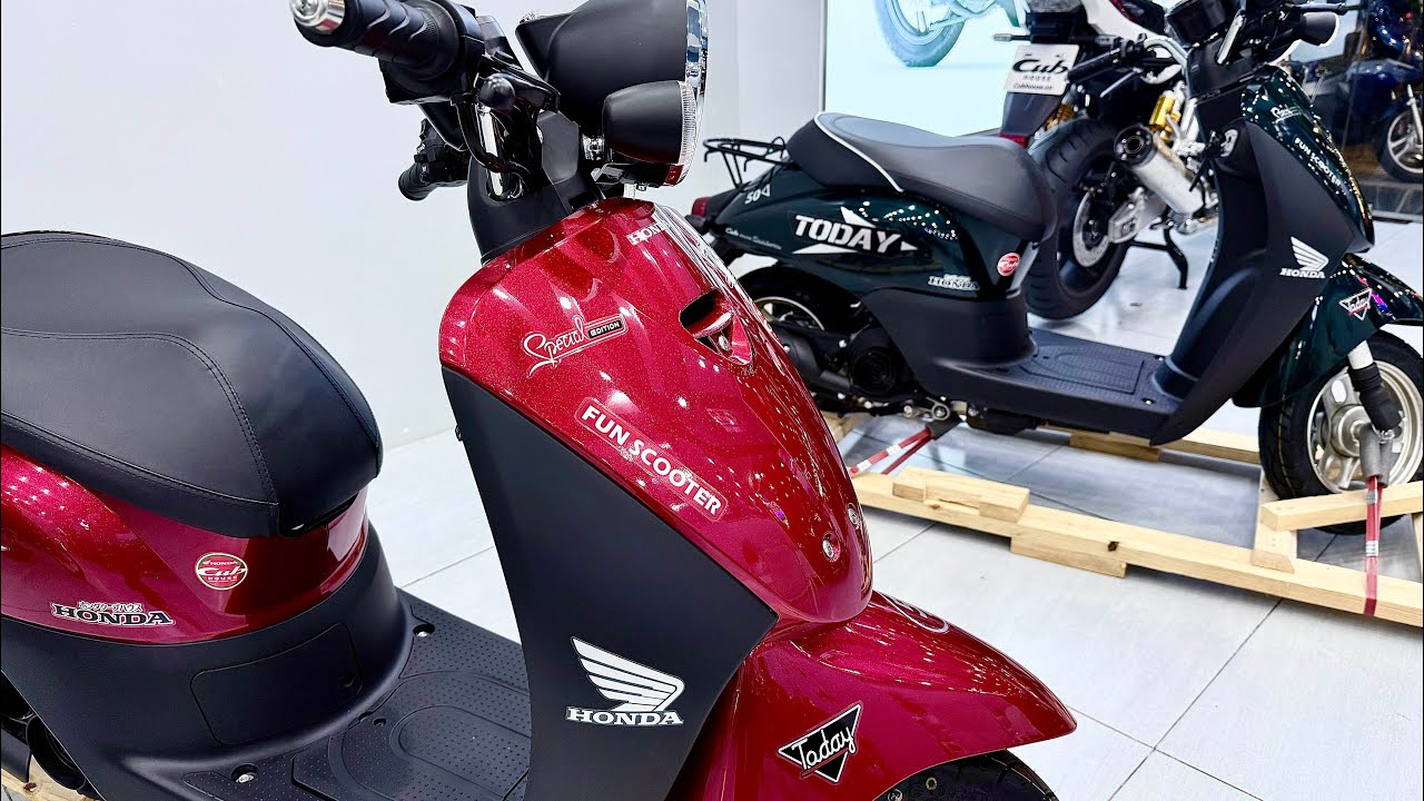 Remaining Honda Today 50cc scooter, Japanese standard model. - YouTube