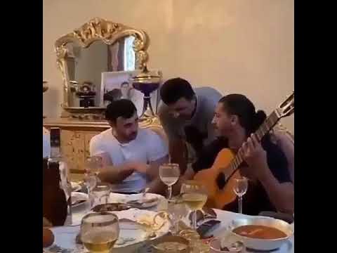 Виджаев лащун. Король плащун цыган. Цыганские песни плащун. Цыганские песни плащун. Плащуны цыгане.