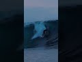 An early season swell rolled into Cloudbreak the other evening; and Eli Viszolay snagged this 💣
