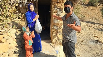 Amazing Young Man Gifts a Home to a Homeless Mother and Child 🏡❤️