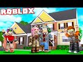 VADO A VIVERE INSIEME AI MIEI AMICI! - ROBLOX