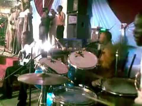 Zawadi Gani By Aime Mbumba Ft David Masadrum And Dani Solo On The Bass At J P C C Mp4 