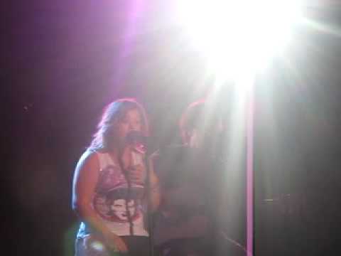 Kelly Clarkson - Behind These Hazel Eyes - Delaware State Fair