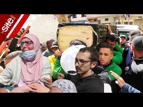 لحظة انهيار و بكاء والدة الاعب الذي مات وسط الملعب 