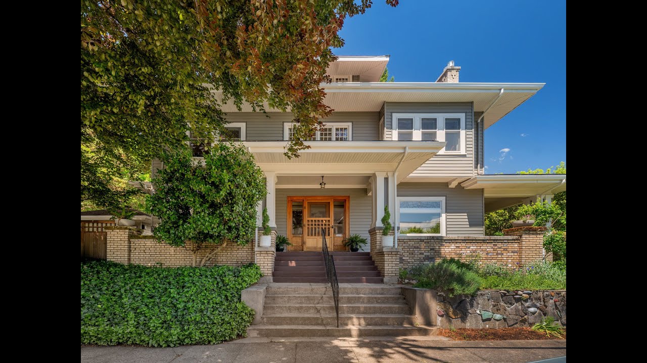 SOLD 2229 SE Market St Portland, OR Moran Homes Real Estate Group w