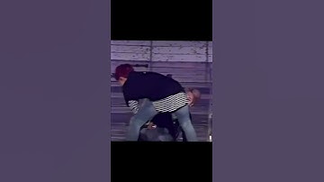 remember when jimin changed the choreo and ended up infront of taehyung...😍😍💜