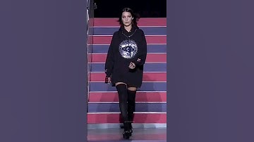 Bella Hadid  and Gigi Hadid walking for Tommy hilfiger #runway #model #fashion #tommyhilfiger