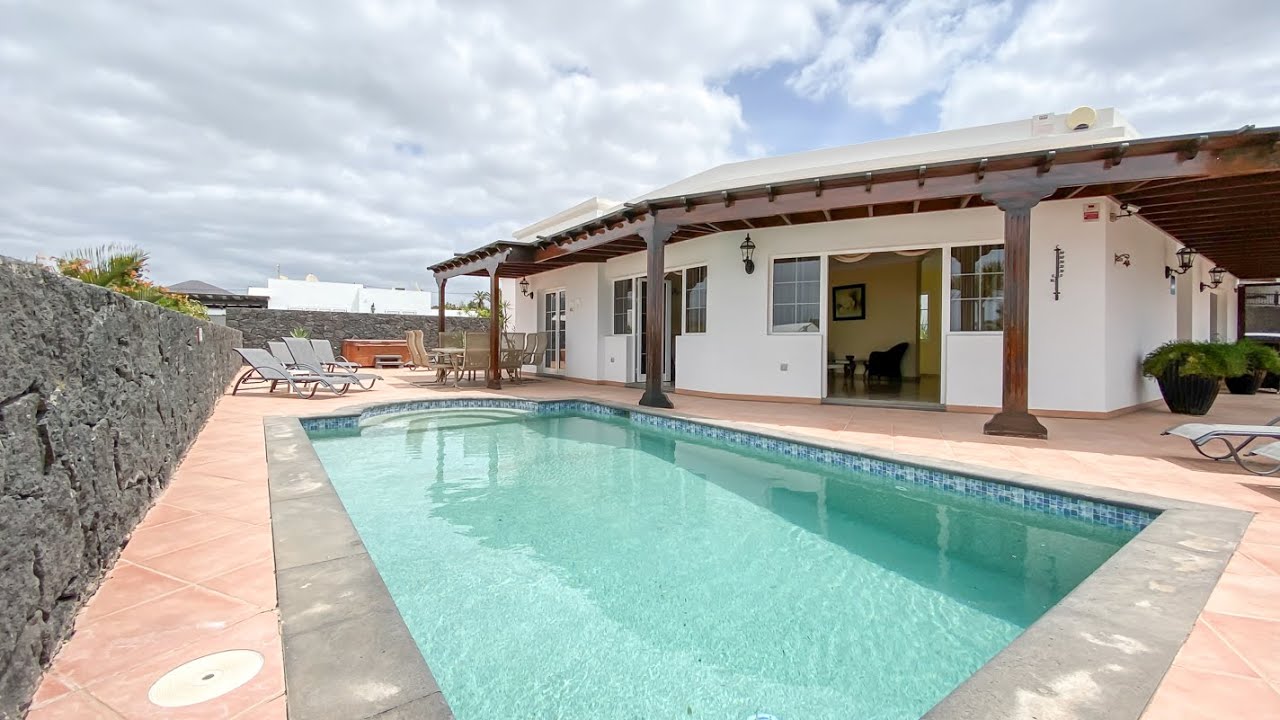 Property for sale in Los Mojones, Puerto del Carmen. Lanzarote. Ref