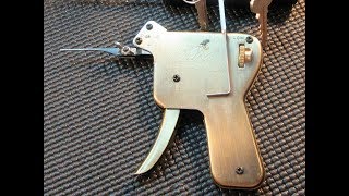 KLOM Manual Lock Pick Gun A look Inside & Test On Door Locks