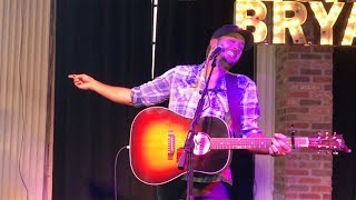 Miniatura de vídeo de "RARE: Luke Bryan (Acoustic) – "Sunrise Sunburn Sunset" LIVE // NASHVILLE // Broadway 2018 LUKE'S 32"