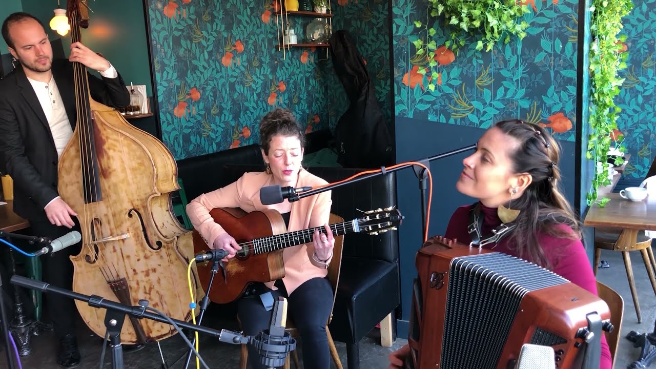 Trois petites notes de musique (Charlène Loubette, Maryll Abbas, Jérémie Fabre)