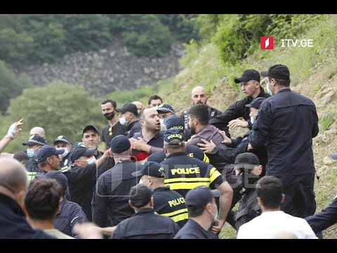 დმანისის შესასვლელთან საქართველოს პირველი არხის გადამღებ ჯგუფს ფიზიკურად გაუსწორდნენ