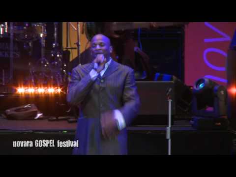 Donnie McClurkin - Caribbean Medley live @ Novara ...