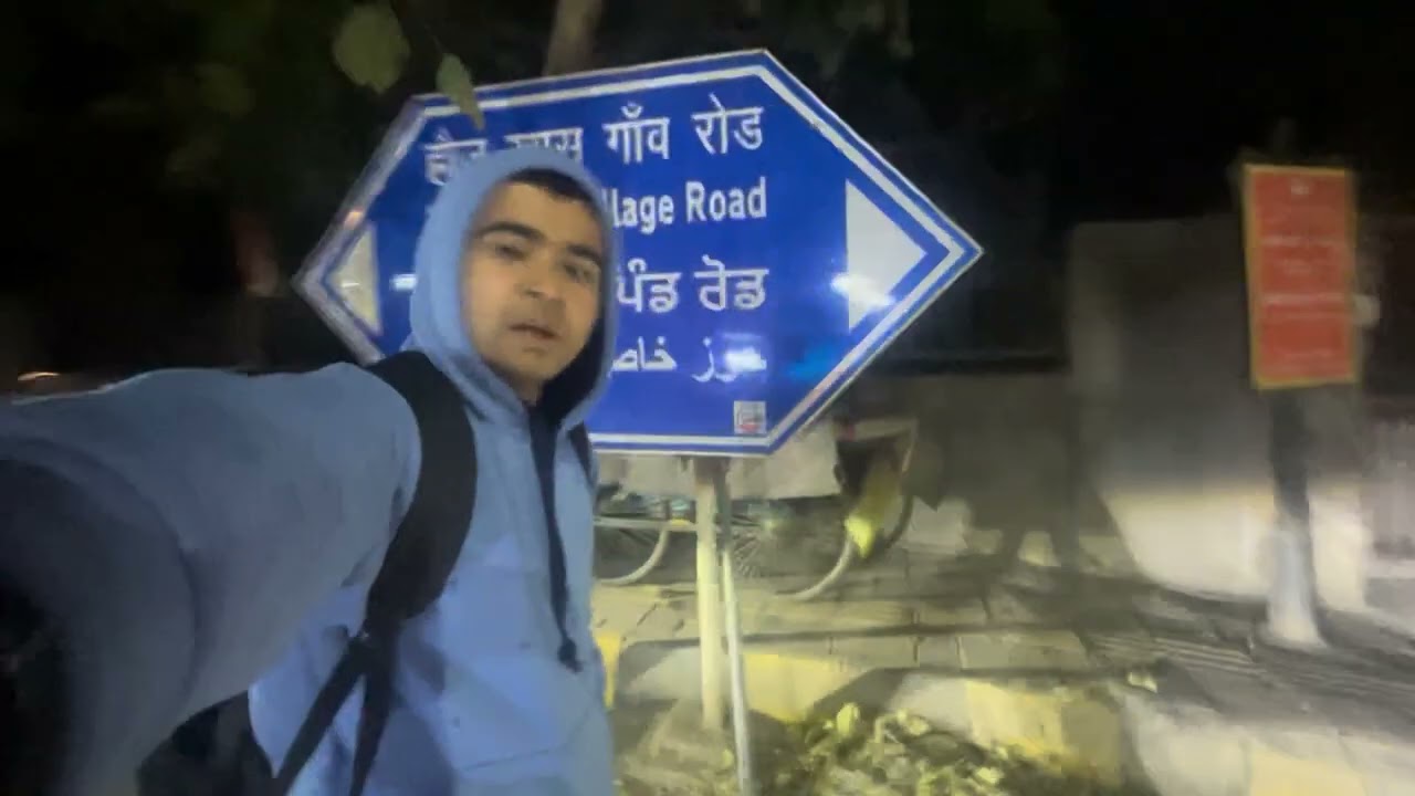 हौज खास विलेज एक तरफ ऐतिहासिक महत्व का केंद्र है, तो दूसरी तरफ यह आधुनिकता का भी रंग दिखाता है