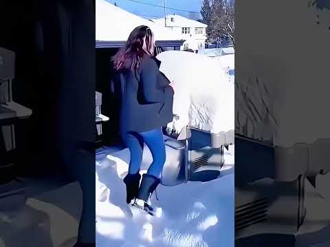 الشتاء المضحك قادم مقاطع قصيرة مضحك ثلج شتاء فيديوهات مضحكة  برد هاها الولايات المتحد