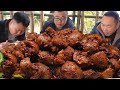 10公斤羊蛋，二弟做“辣椒炒羊蛋”，香辣過癮三兄弟連吃5碗米飯｜Mukbang【鐵鍋視頻】