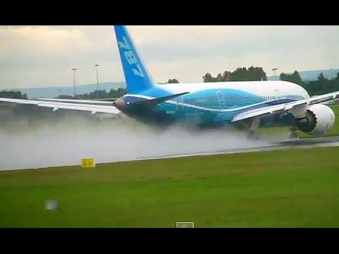 WET RUNWAYS - Takeoffs & Landings in Extreme Wet Conditions - YouTube