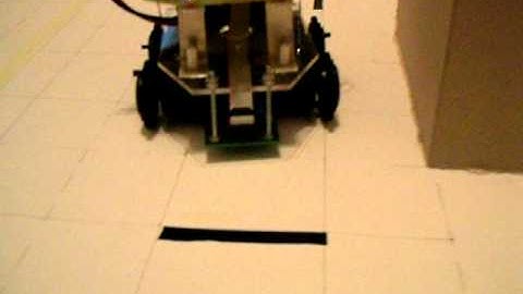 Robot resuelve laberinto - primer prueba