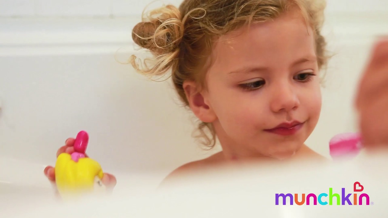 Munchkin Bath Time Video with Tammin and Phoenix! - YouTube