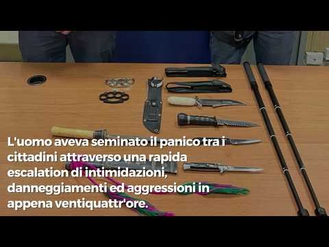 Video Punta un coltello alla gola di un cliente e lo minaccia: 41enne arrestato