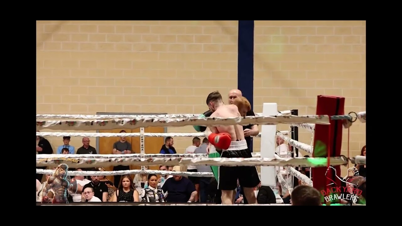 Pearse McLean v Riley Nicholas - BOTB boxing - YouTube