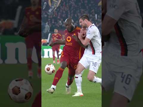 Lukaku’s strength is unmatched 🤯