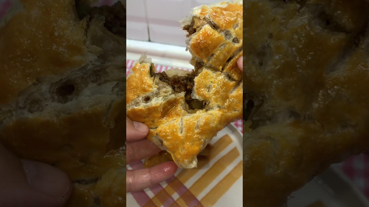Mutluluk sebebi bir tarif bu! Hem kolay hem de aşırı lezzetli bir tarif #talaşböreği #kıymalıbörek #
