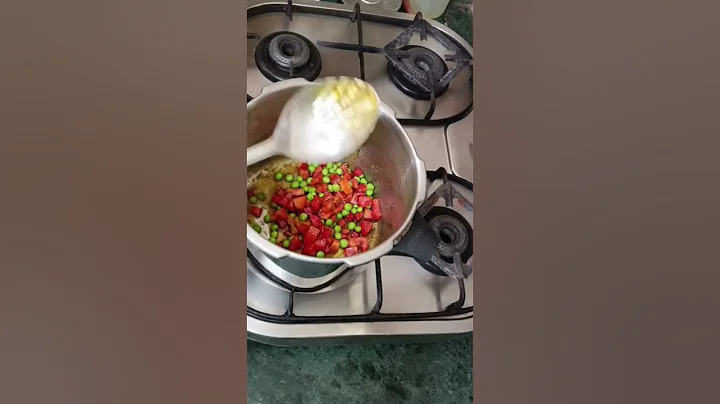 masaledar vegetable khichdi 😋#comfortfood #khichdilove #weightloss #homemadefood #vegetables