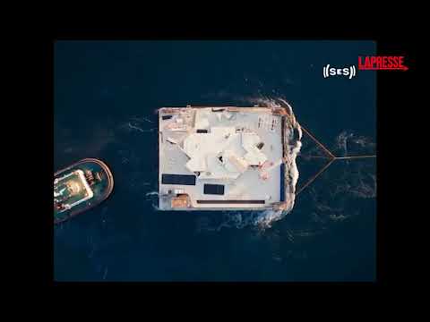 Video America's Cup a Napoli, su lungomare Caracciolo arriva il pontone