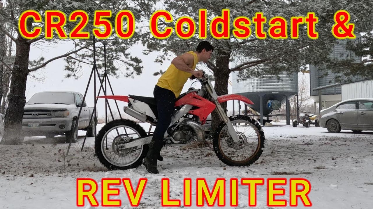 Honda CR250 2t Winter start 4K - YouTube