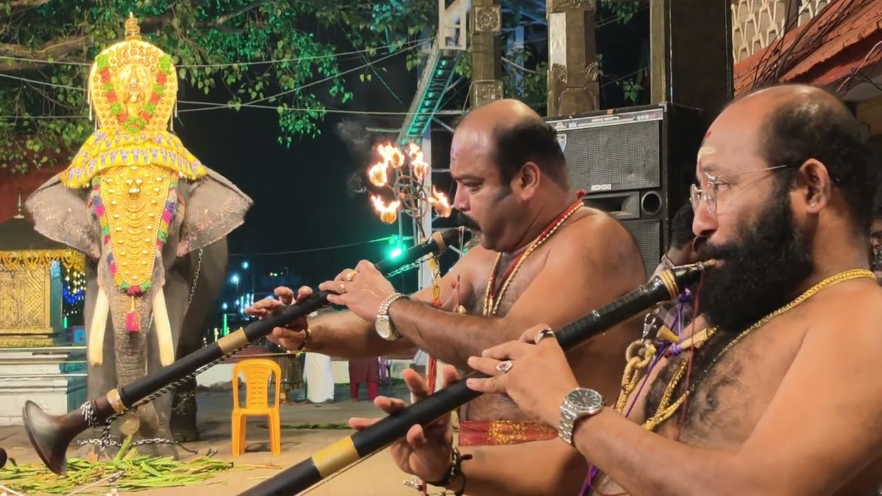 അഷ്ടപദീലയം തുള്ളി തുളുമ്പുന്ന......