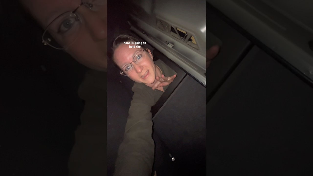 How to manually open BMW trunk