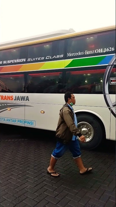 Bus Sinar Jaya Suites Class 'Malang - Bogor' 25 DD - Terminal Purabaya #shorts