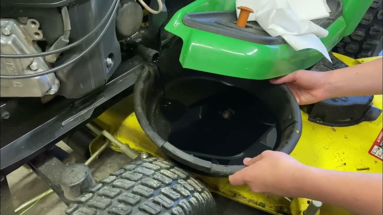 John Deere X580 Oil Change (instructions in description) YouTube