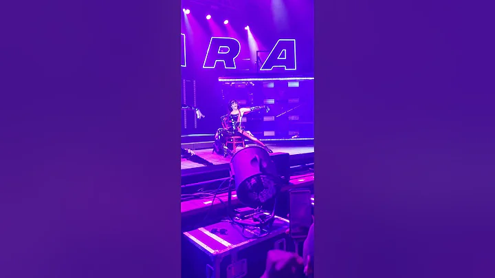 Ciara Houston *Live*