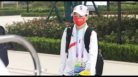 奧運冠軍全紅嬋陳艾森抵達全運村 Quan Hongchan Chen Aisen & other Guangdong divers arrive in Xi'an for National Games - 天天要聞