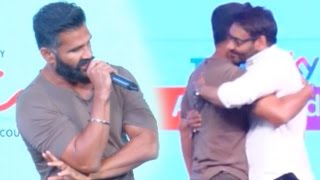 Suniel Shetty& 39 s HEARTFELT Speech On His Friendship With Ajay Devgn