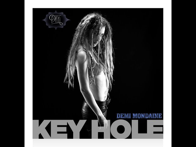 DEMI MONDAINE - 20 ANS!  WHY DONT YOU KISS ME ?