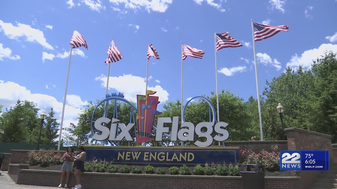 Final night of Six Flags New England's 4th of July celebration - YouTube